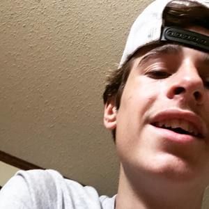 Meet your Posher, Levi